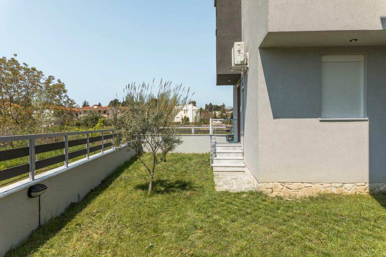 V Luxury Apartments Siviri Exterior photo